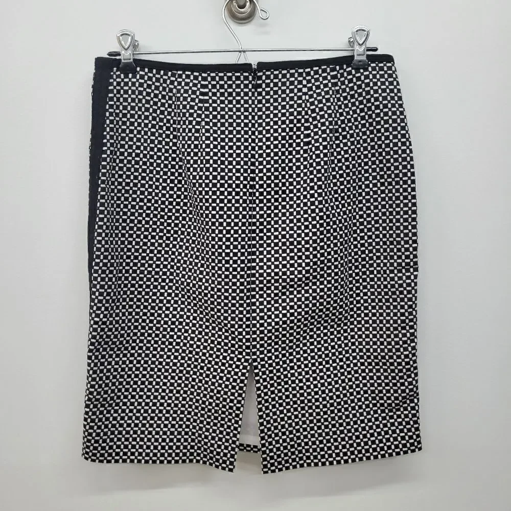 White House Black Market Geometrick Black & White Lined Pencil Skirt
